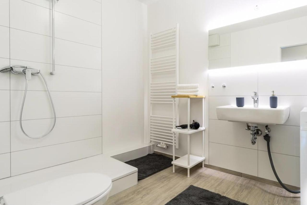 Homefy Oldtown Apartment - 6 People - 2 Bath - Balcony - Top Location Dusseldorf Exterior photo